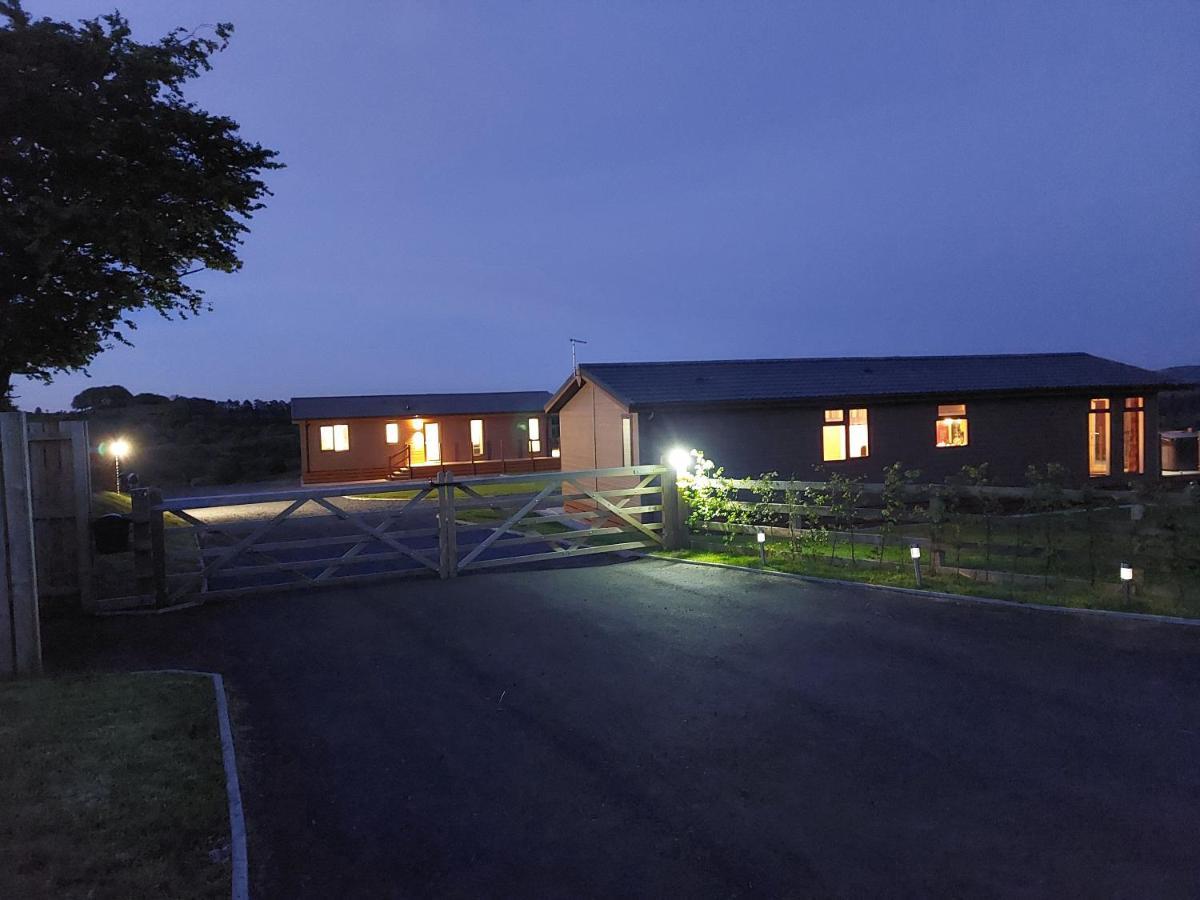 Luxury Family Beechwood Lodge With Hot Tub Lochwinnoch Exteriér fotografie