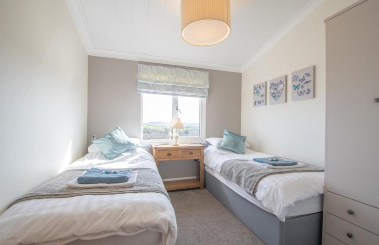 Luxury Family Beechwood Lodge With Hot Tub Lochwinnoch Exteriér fotografie