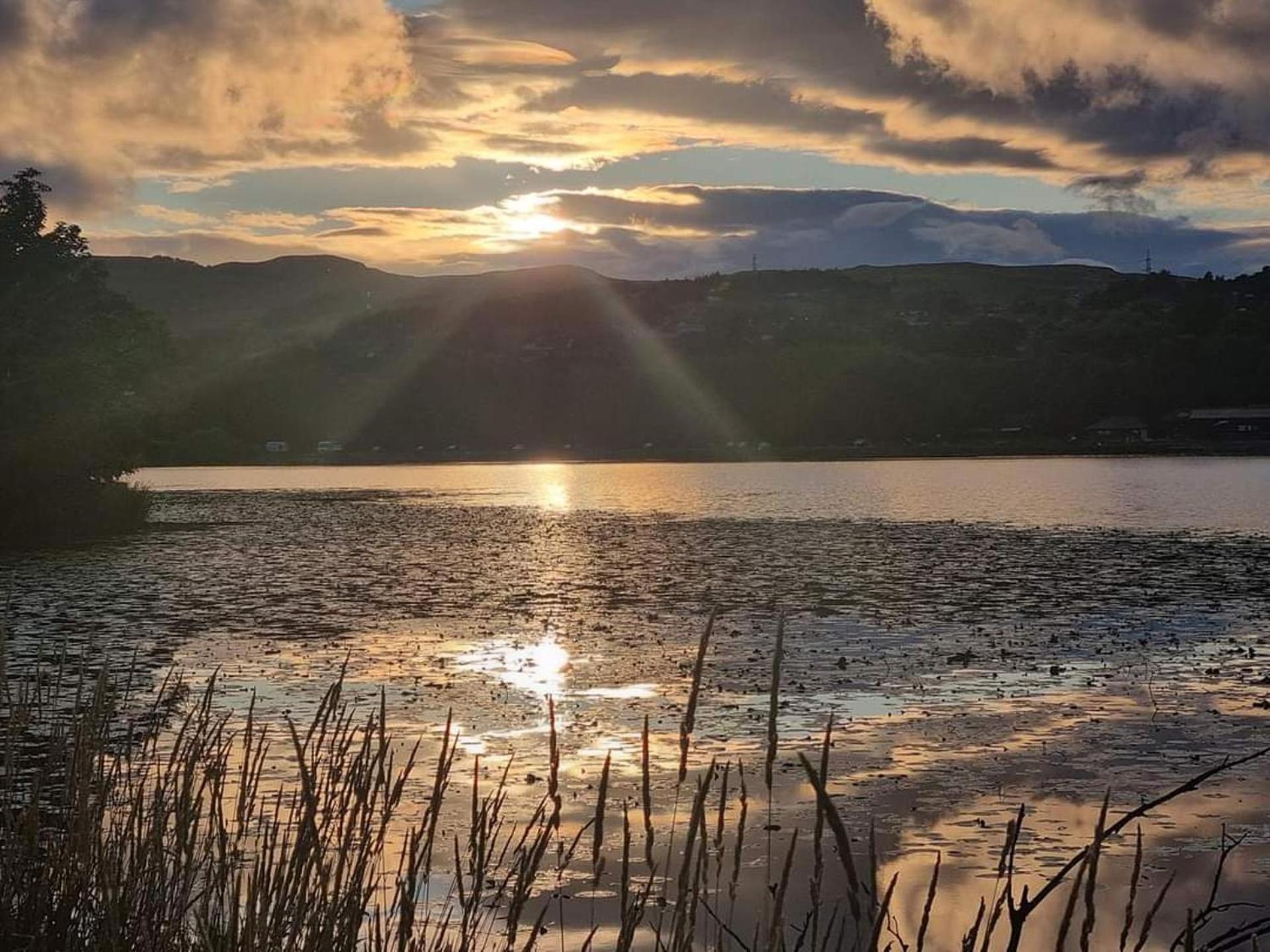 Luxury Family Beechwood Lodge With Hot Tub Lochwinnoch Exteriér fotografie